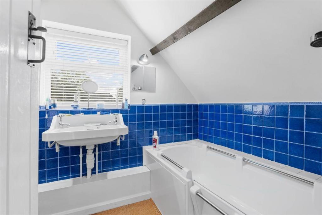 The Corner House, 36, Broadway Road, Leilighet Evesham Eksteriør bilde
